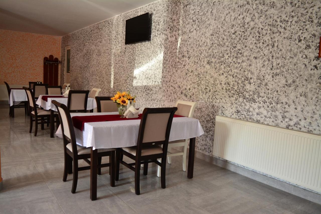 La Mateo Hotel Calimanesti Ngoại thất bức ảnh