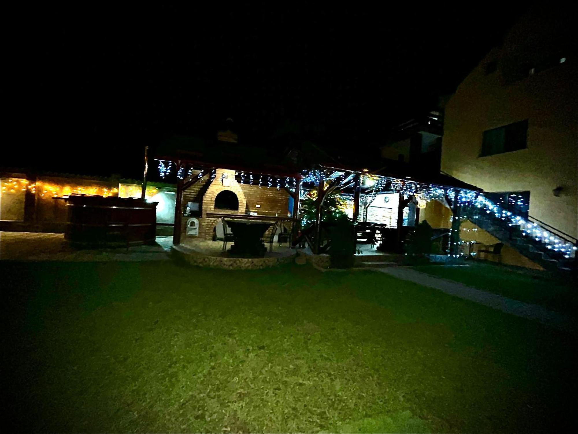 La Mateo Hotel Calimanesti Ngoại thất bức ảnh