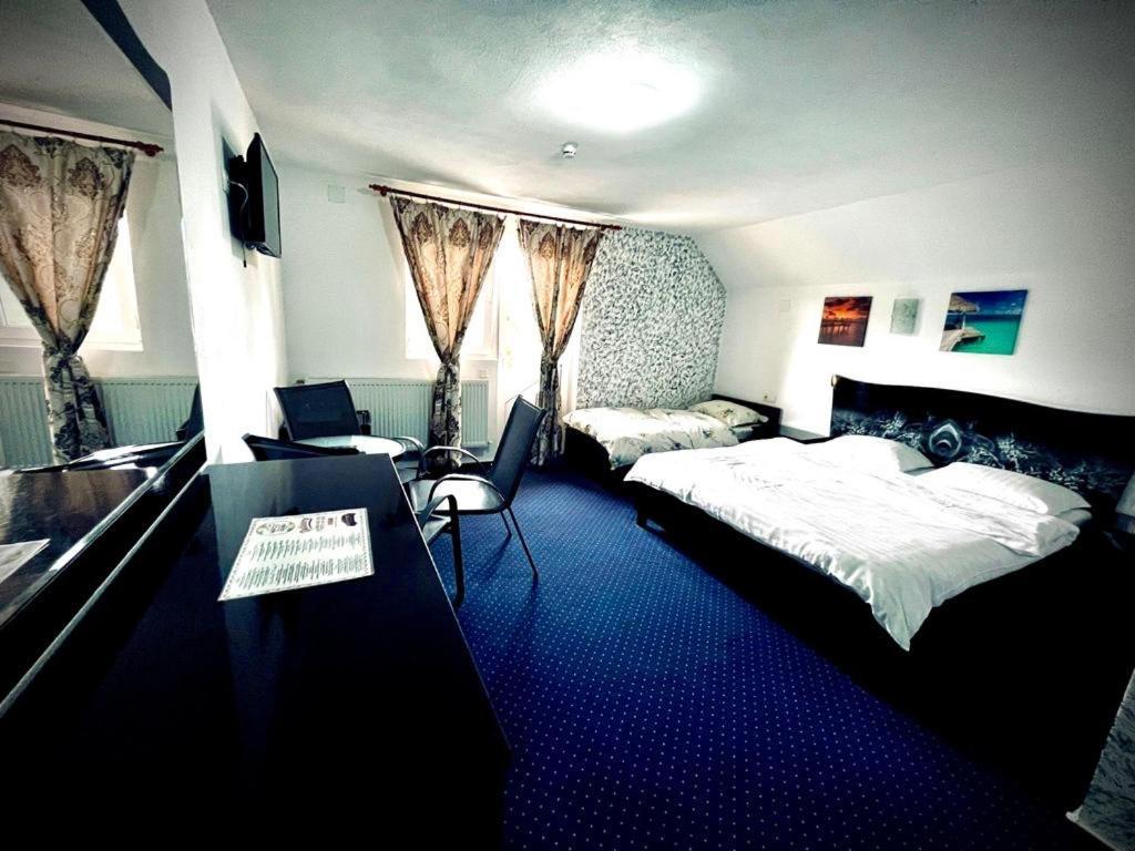 La Mateo Hotel Calimanesti Ngoại thất bức ảnh