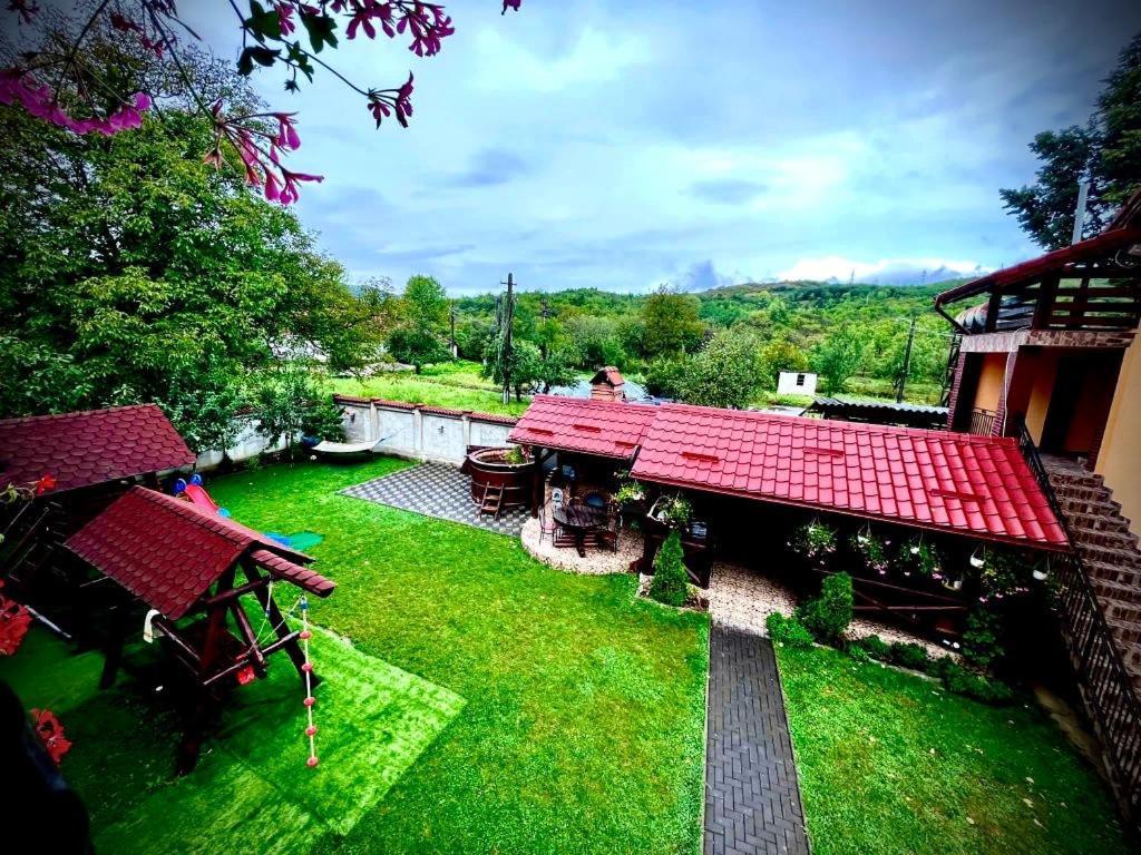La Mateo Hotel Calimanesti Ngoại thất bức ảnh