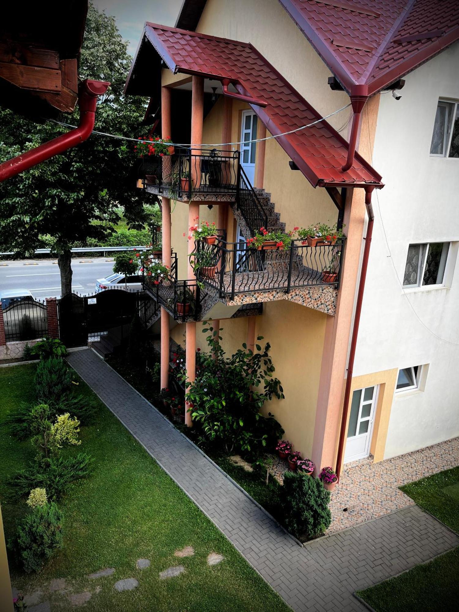 La Mateo Hotel Calimanesti Ngoại thất bức ảnh